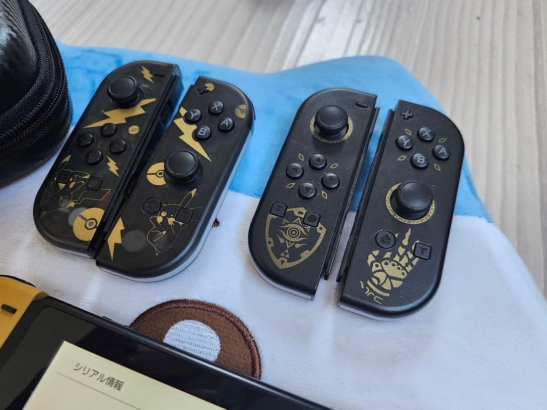 Nintendo Switch 本体 ピカチュウ　イーブイ　モデル