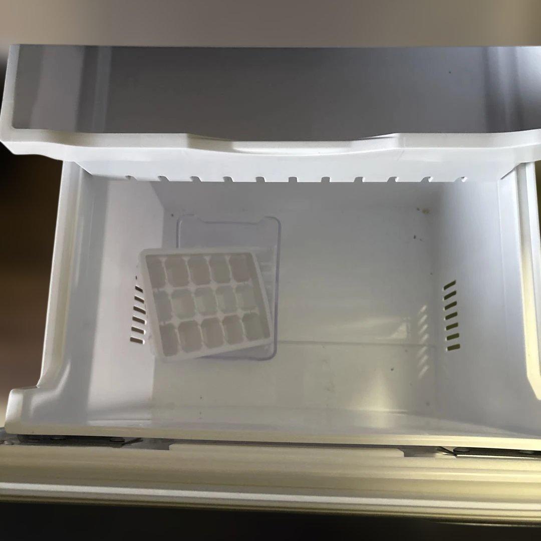 HITACHI 冷蔵庫 265L 中型 R-27SV 右開き　2023年