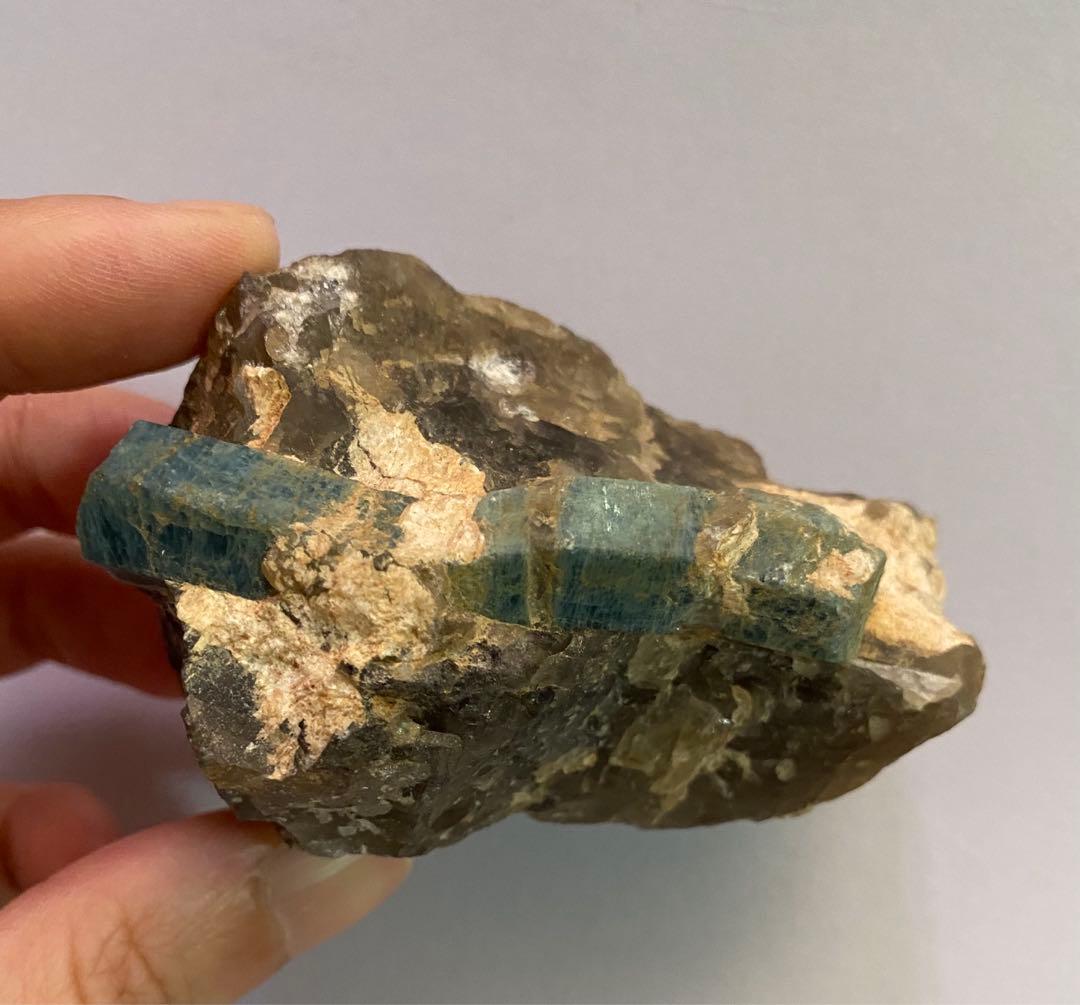 H*a様 天然石　エメラルド　スモーキークォーツ　共生　原石　クラスター　大きめ 天然石 エメラルド スモーキークォーツ 共生 原石 クラスター 大きめ