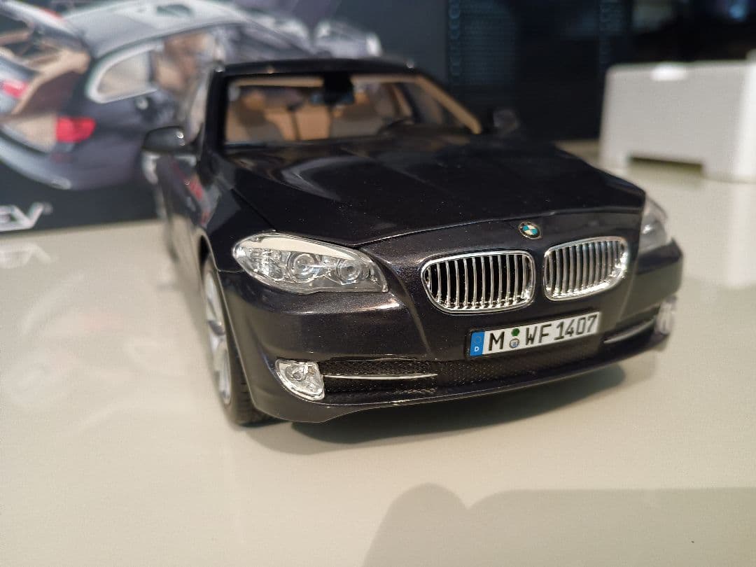 ノレブ NOREV BMW 550i ツーリング 5シリーズ 2010 1/18