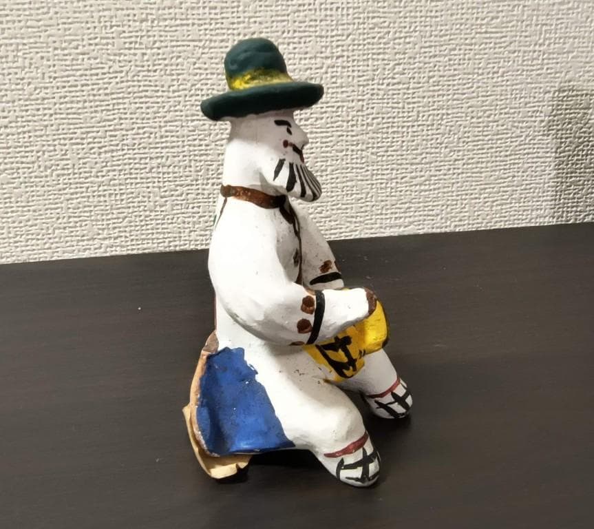 旧ソ　伝統工芸品　民芸品　ディムカヴァ・ディムコヴォ 土人形　楽器弾き人形