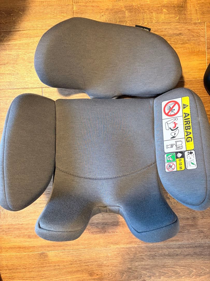 マシキコシ　Maxi-Cosi AxissFix Plus グレー