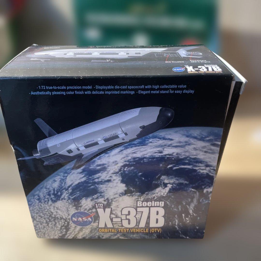 Boeing X-37B 1/72 ダイキャスト完成品宇宙機模型スペースプレーン