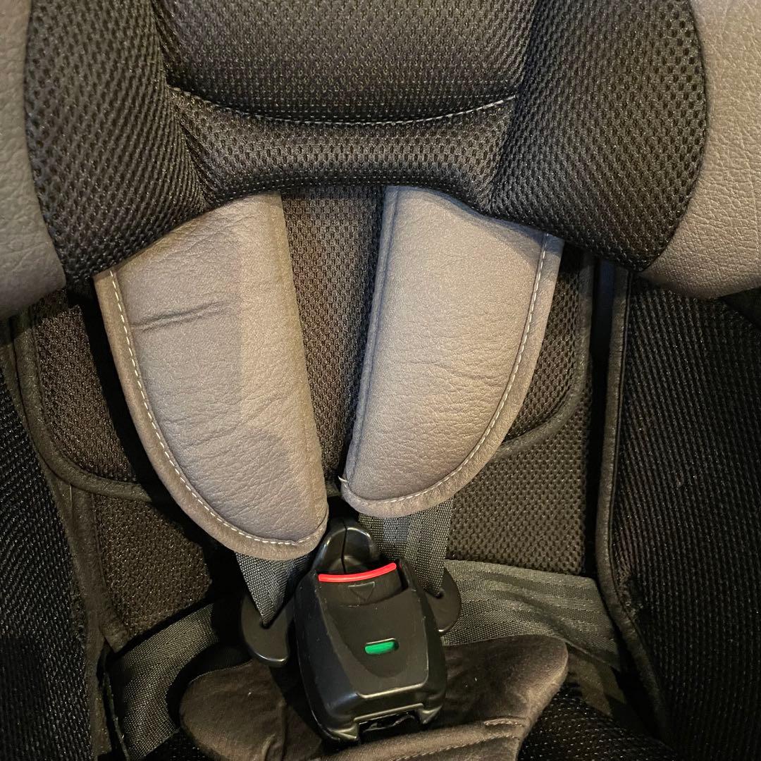 combi グレー チャイルドシート 5点式ベルト