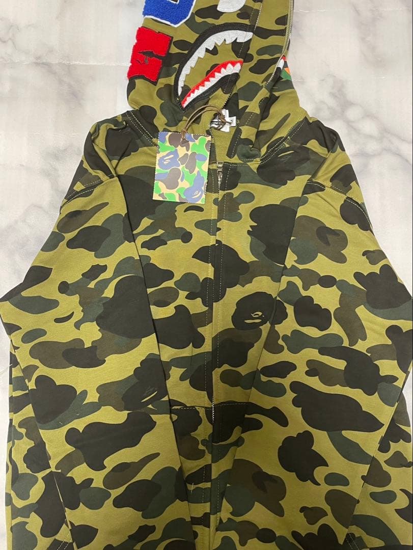 破格‼️A Bathing Ape 迷彩パーカー