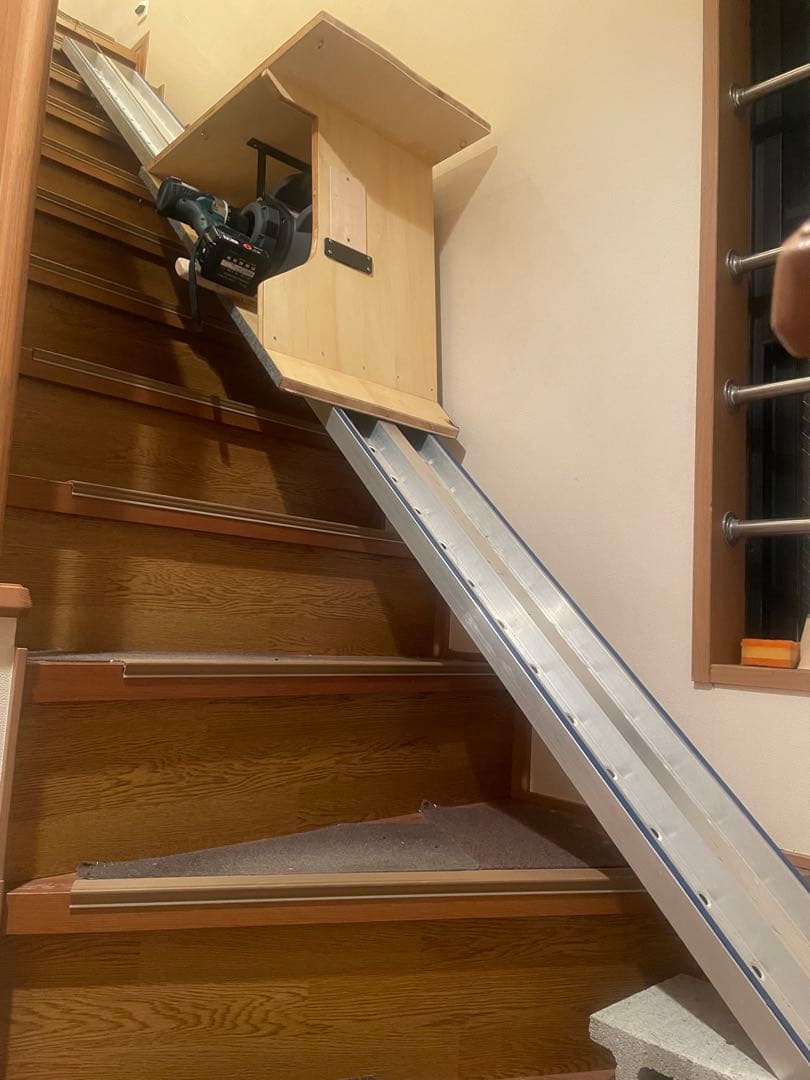 電動階段昇降機・エスカレーター】中型犬・大型犬OK ストレスない優れ物！