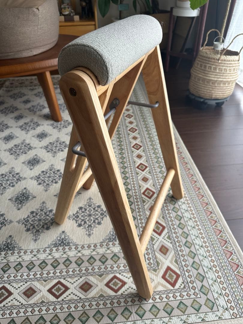 折りたたみスツール 軽量デザイン　ナチュラル