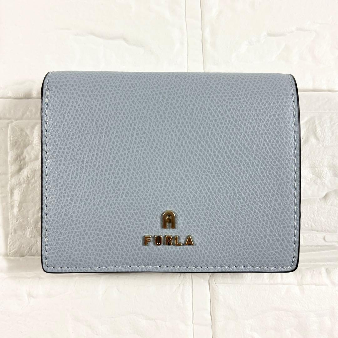 【未使用】FURLA　２つ折り財布　カメリア　ブルー　ベージュピンク　コンパクト