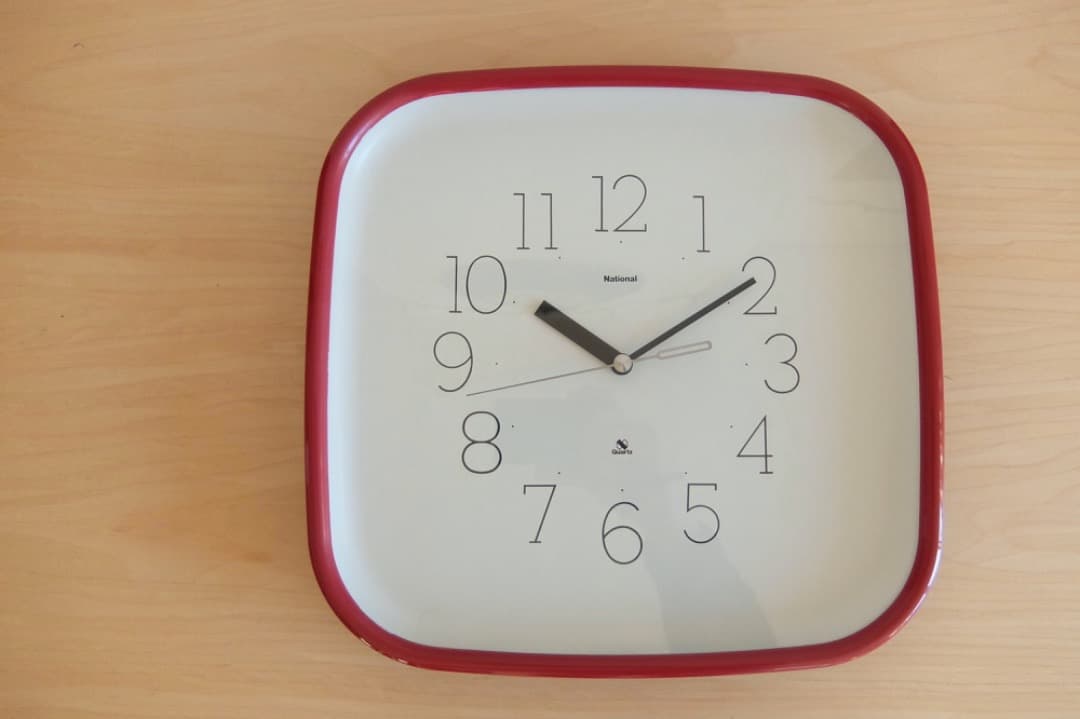 【美品】70’sナショナルクロック 掛時計 鮮烈レッドのラウンデッドレクタングル