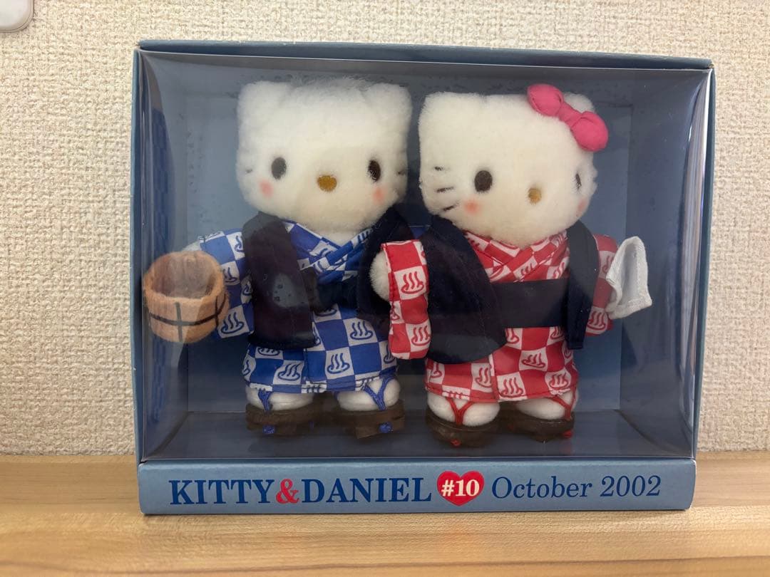 vivitix限定 キティ＆ダニエル マンスリーマスコット2002年 10月