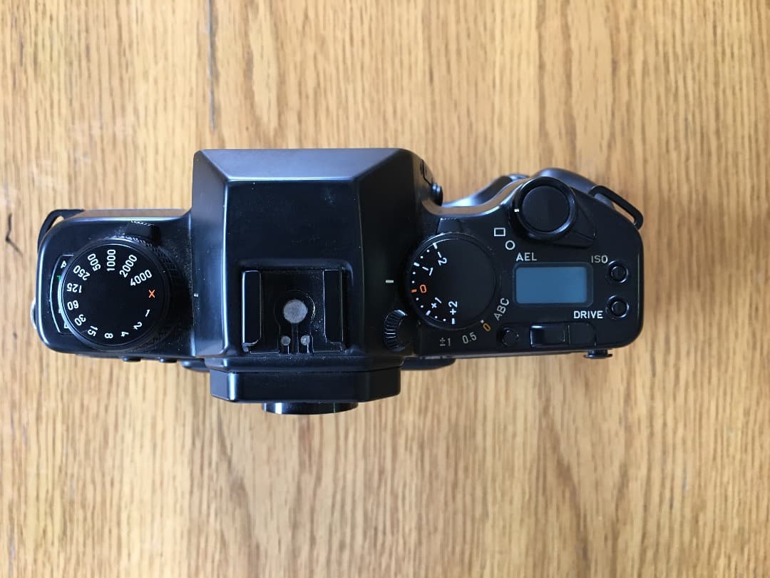 CONTAX ST フィルムカメラ 縦位置グリップ付き ファッション CONTAX ST