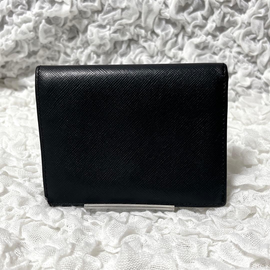 美品✨PRADA サフィアーノ　二つ折り財布　コンパクトウォレット　レザー　黒