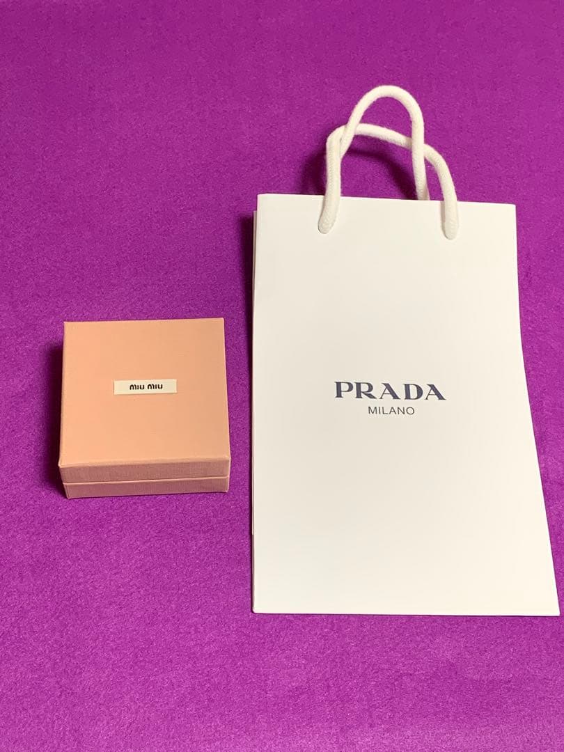 新品　miu miu ヘアバンド⭐︎