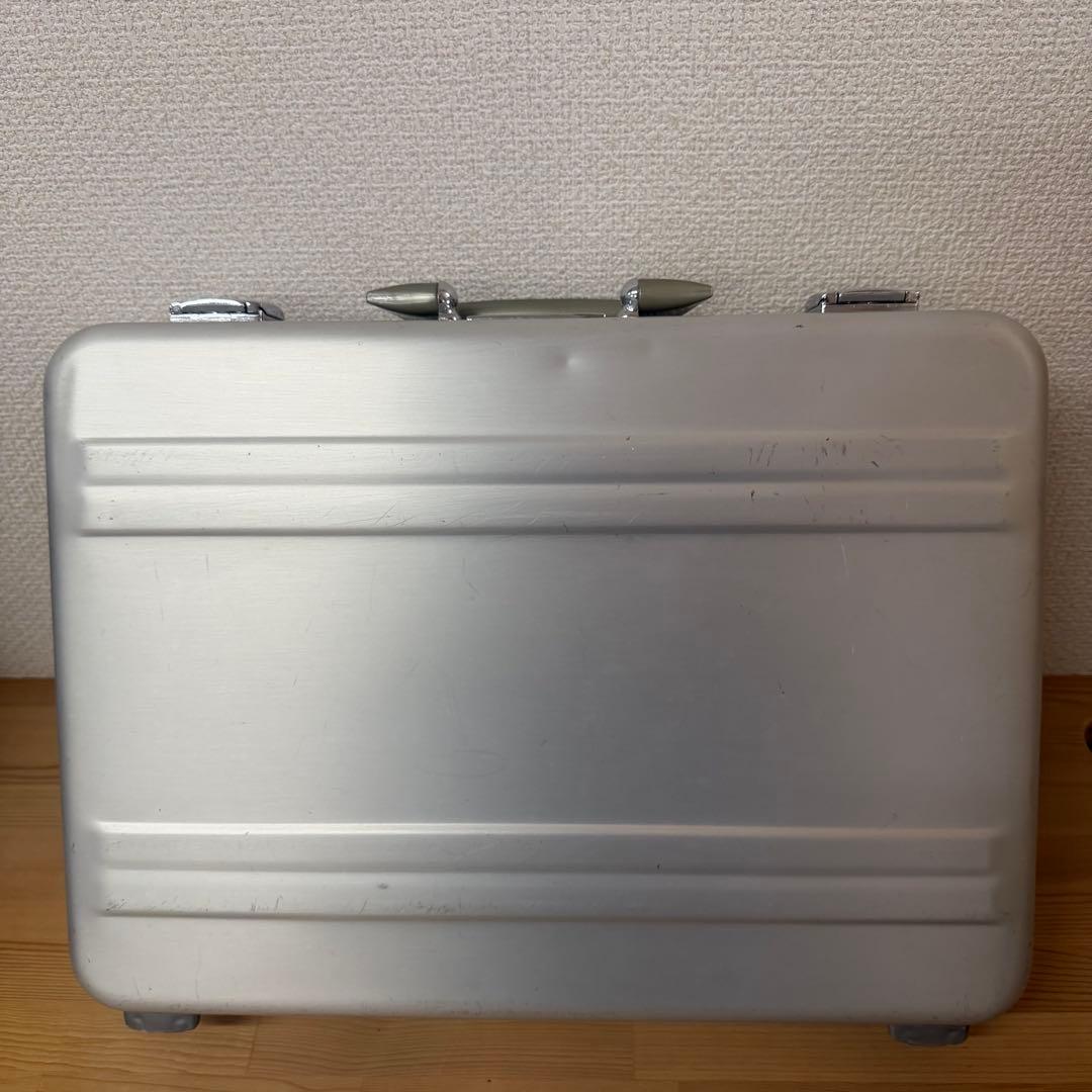 ゼロハリバートン アタッシュケース アルミ