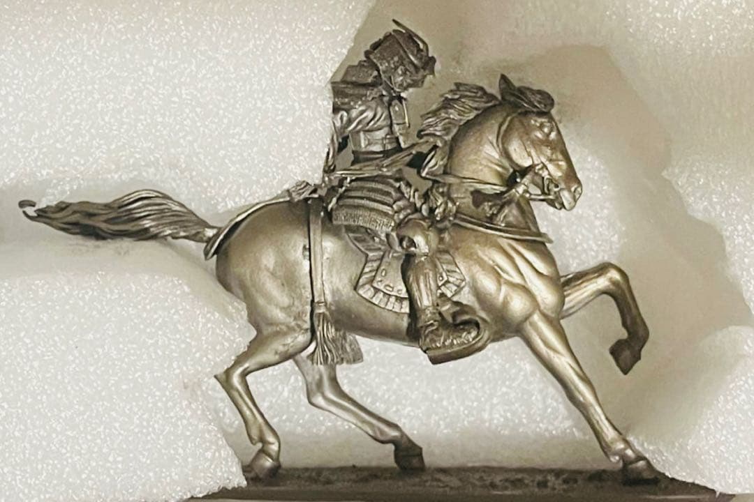騎馬武者 楠木正成 皇居 フィギュア 金属製 約15cm