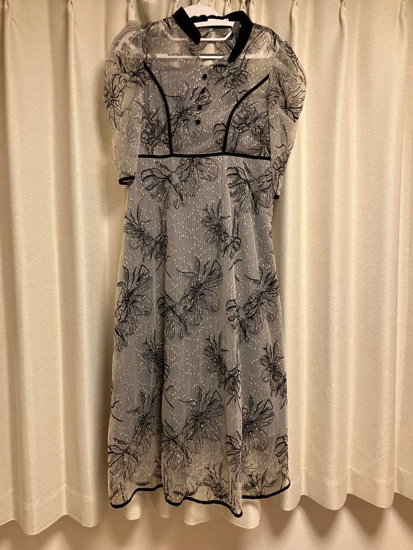 LEJA 配色パイピングプチハイネック花柄刺繍ラメレースロング丈ドレスワンピース