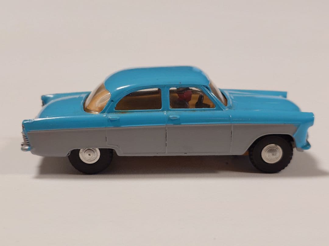 ミニカー SPOT - ON FORD ZODIAC with head light