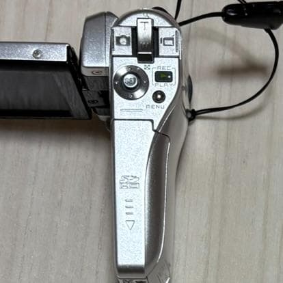 SANYO Xacti DMX-CG6(S) ビデオカメラ 600万画素 防水