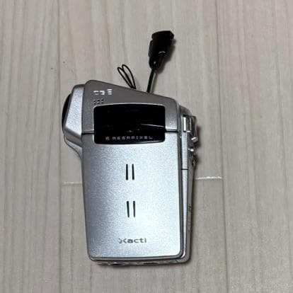 SANYO Xacti DMX-CG6(S) ビデオカメラ 600万画素 防水