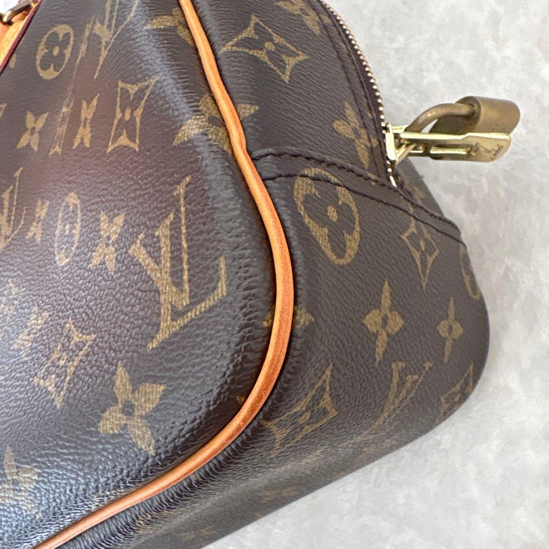 LOUIS VUITTON モノグラム トゥルーヴィル M42228