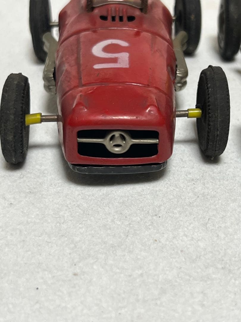 ドイツ製　ヴィンテージ1940年〜1970年　ベンツのブリキ自動車　2個セット