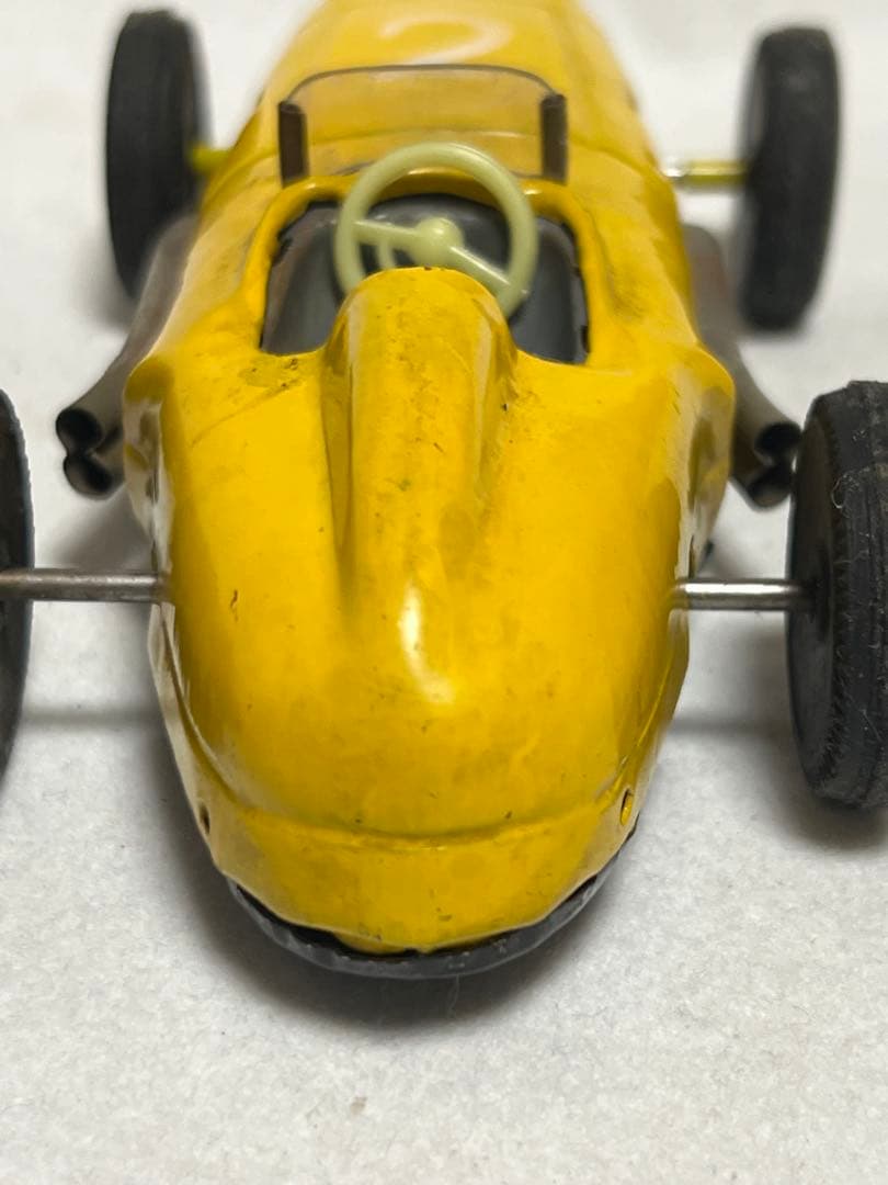 ドイツ製　ヴィンテージ1940年〜1970年　ベンツのブリキ自動車　2個セット