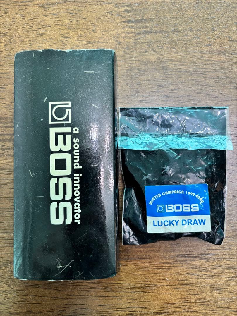 BOSS コンパクトエフェクター型　腕時計　ノベルティ　おまけ付き 腕時計