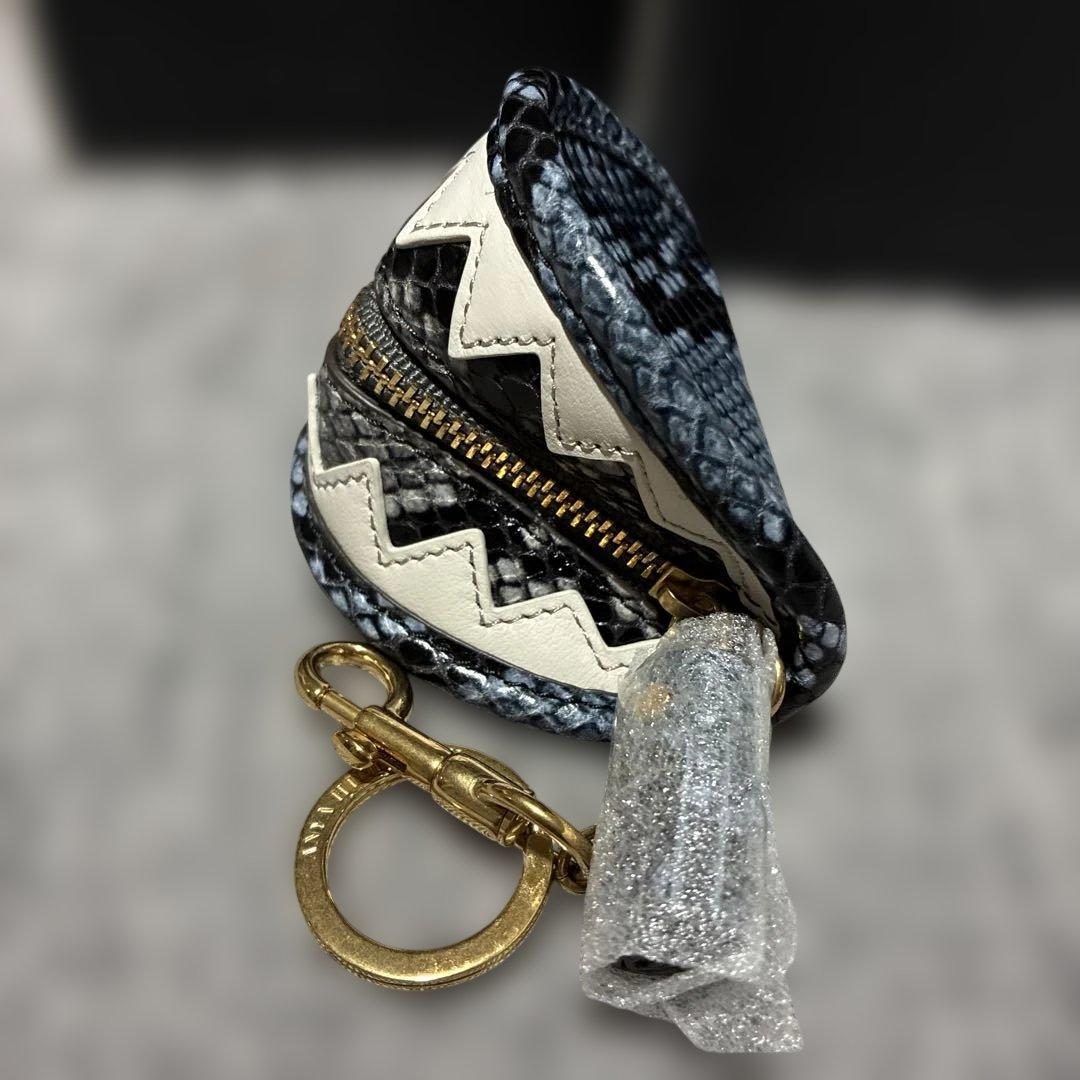 アニヤハインドマーチ シャーク ケース キーホルダー パイソン柄