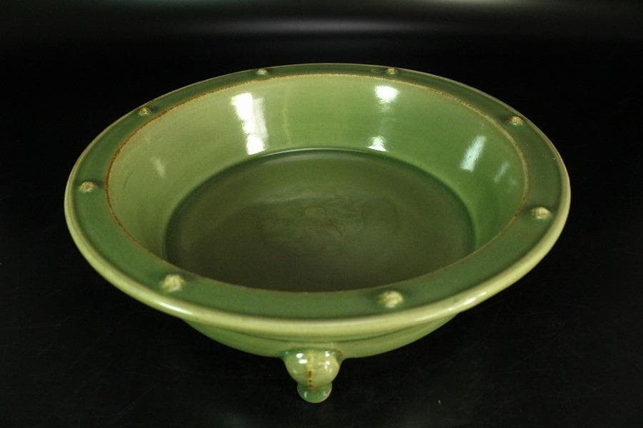 中国美術 青磁 刻模様 鋲縁 三足水盤(K-A856)