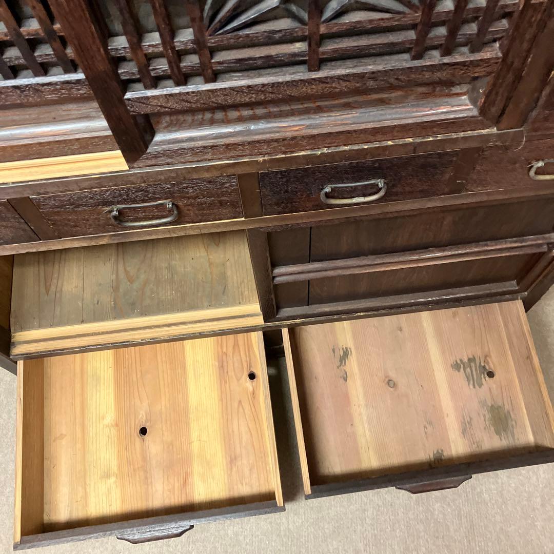 組子細工のガラス入り引き戸」のある大正〜昭和時代のレトロな