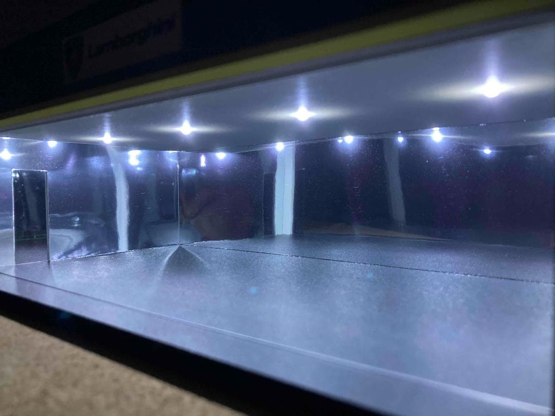 ミニカー用ジオラマ：1/43 ショールーム＆ガレージⅢ（ダークグレー