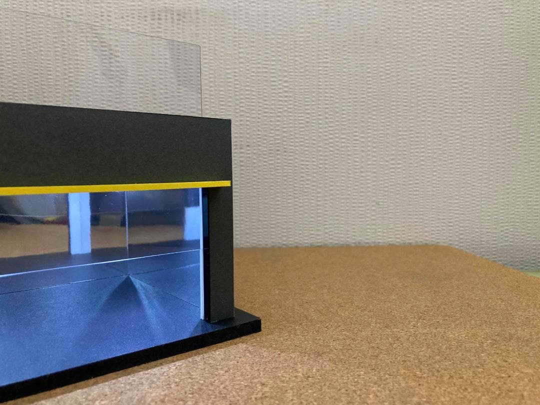 ミニカー用ジオラマ：1/43 ショールーム＆ガレージⅢ（ダークグレー