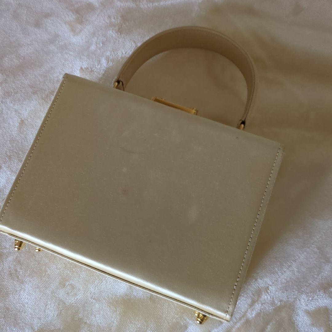 FENDI　ゴールド ショルダーバッグ