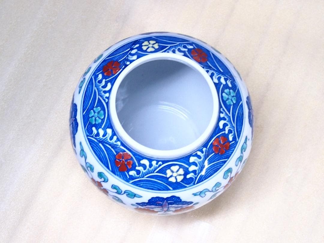 美品】中国 大明成化年製 景徳鎮 花蝶文 茶壺 蓋物/ツボ/つぼ 磁器