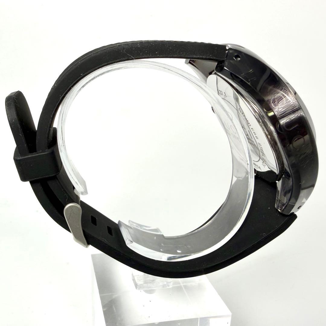 【美品/稼働品】グッチ シンク137.1 腕時計 シェリーライン ロゴ文字盤