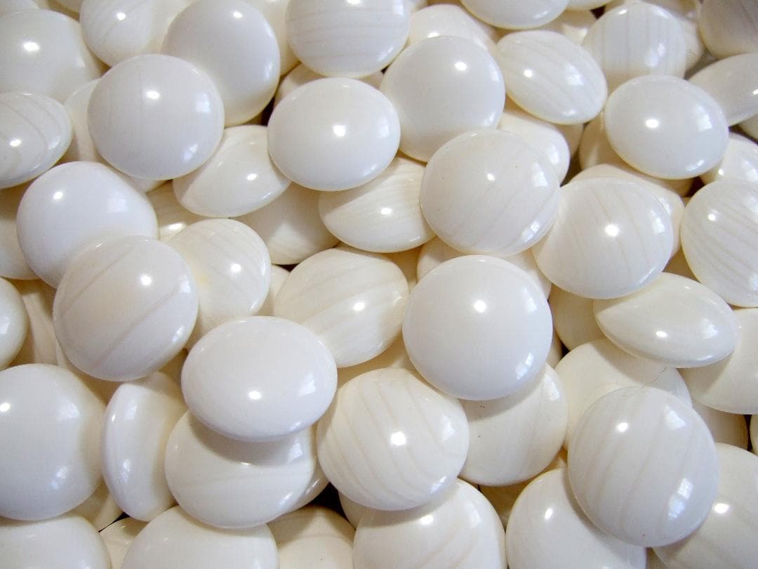 蛤碁石 那智黒石 33号碁石 白179個 黒178個 欠け有 碁筍 / 囲碁