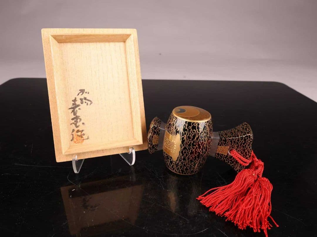 A1080 錦雲小槌 岡田表寛作 蒔絵雲紋 置物 共箱