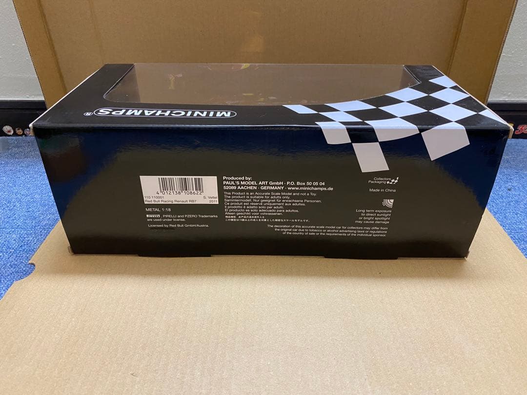 【送料込】 MINICHAMPS ミニチャンプス RB7 ベッテル 1/18