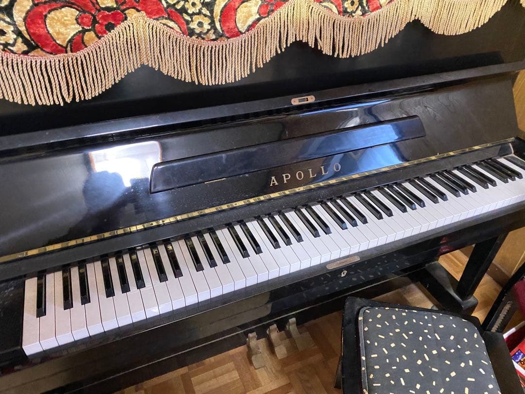 APOLLO アップライトピアノ A.6 イス 付きAPOLLO アップライトピアノ A