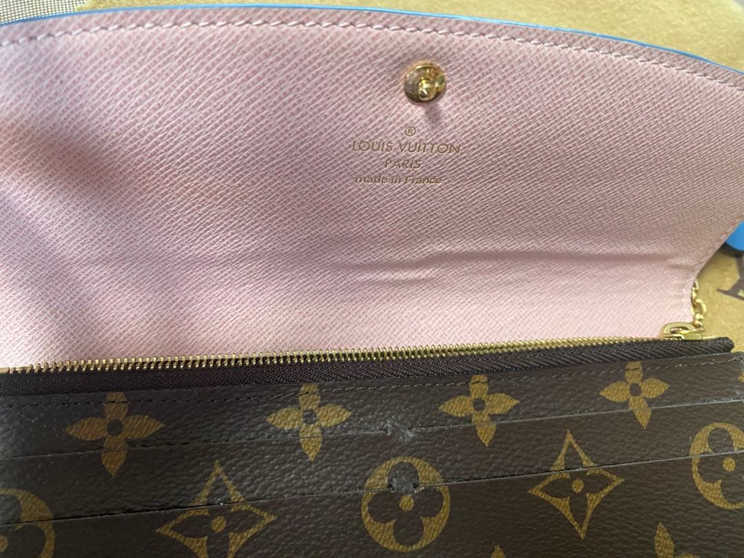 中古　ルイヴィトン財布　ポルトフォイユ・エミリー ブルーミング フラワーチャーム