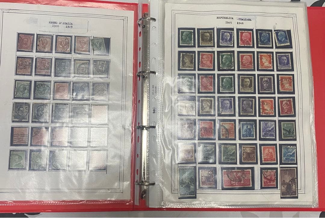 (N34) イタリア切手400枚入りフォルダー