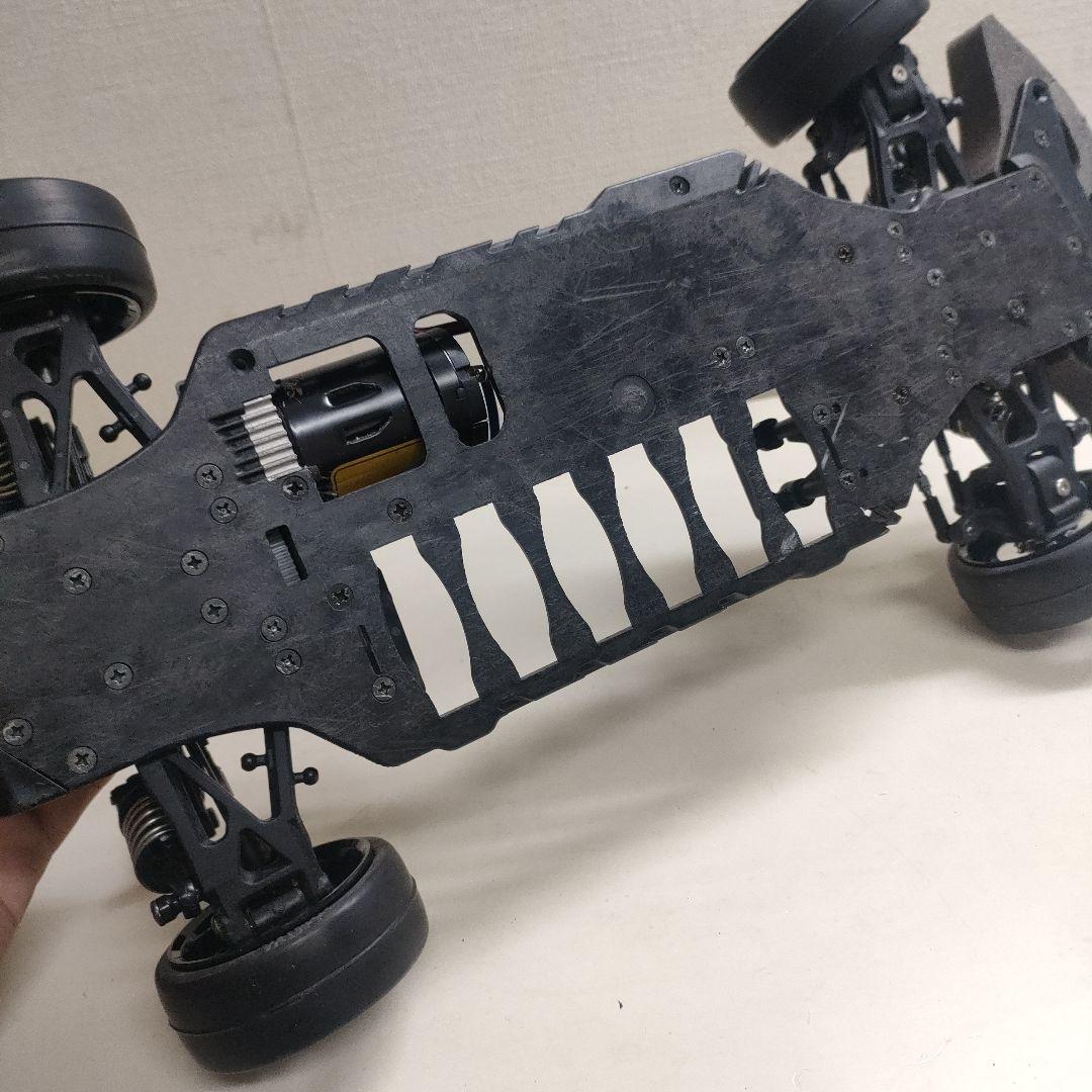 ヨコモドリフトパッケージシャーシ、おまけボディ付き