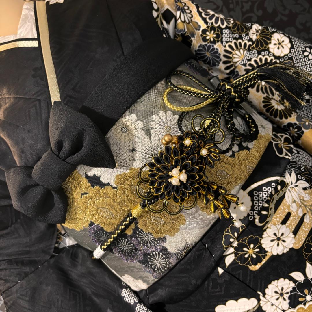 振袖のみ 新品、未使用✨ 未仕立て 黒地 地紋 金駒刺繍 逸品 振袖