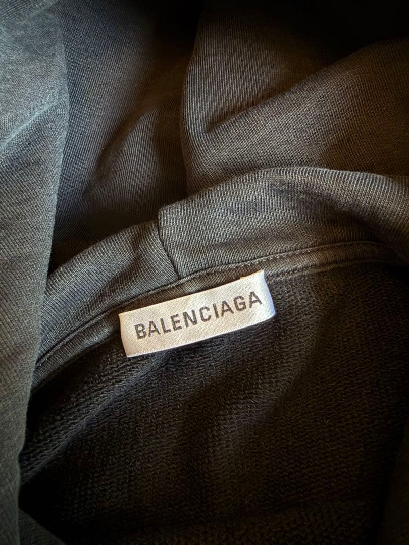 BALENCIAGA ブラック フード付きパーカー