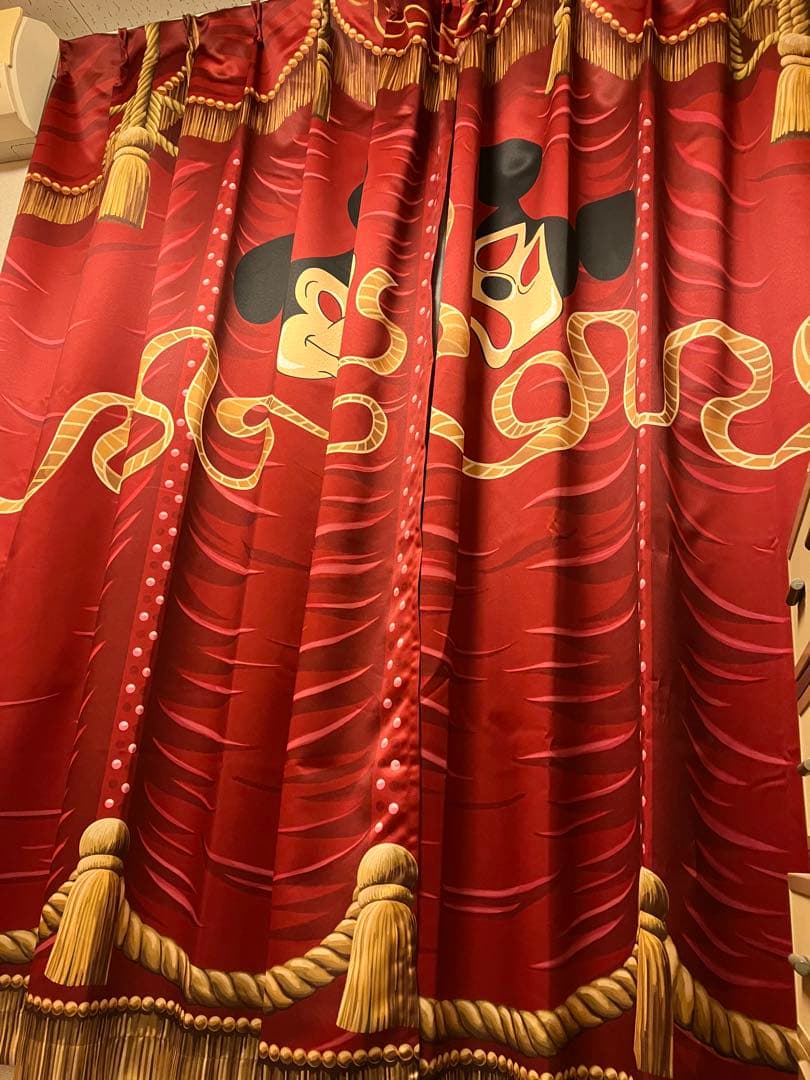 ディズニーリゾート限定 ミッキーマウスレビュー カーテン - メルカリ