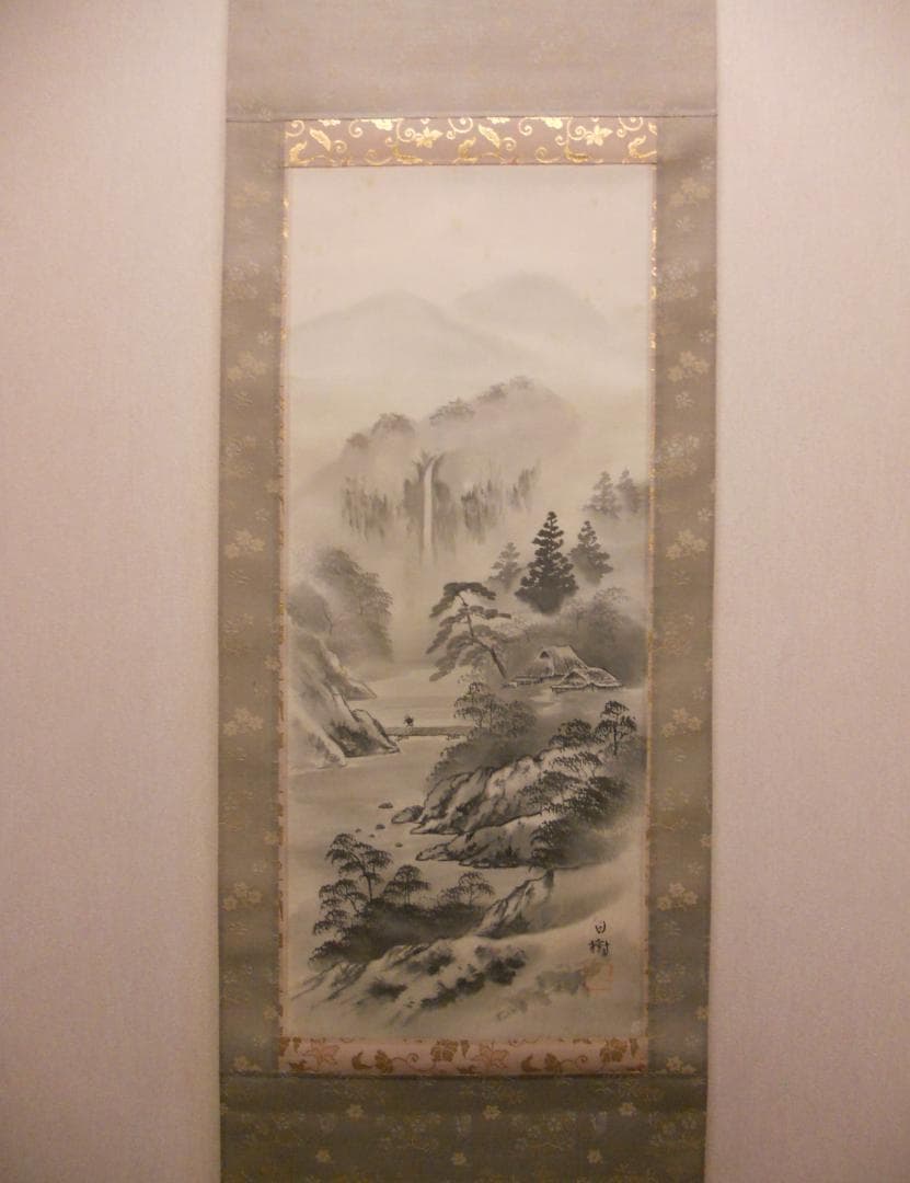 掛け軸 白樹 水墨山水 絹本 希少 軸装 茶道具 掛軸 美品 です。