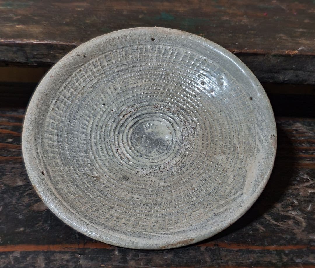 李朝 粉靑沙器印花文平皿