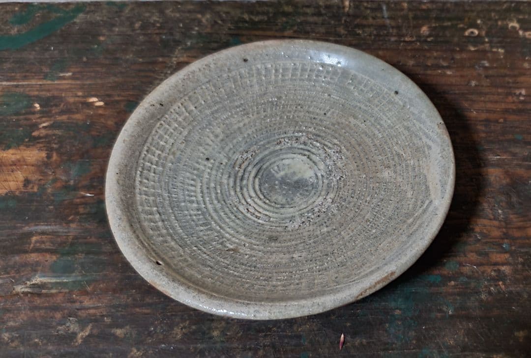 李朝 粉靑沙器印花文平皿