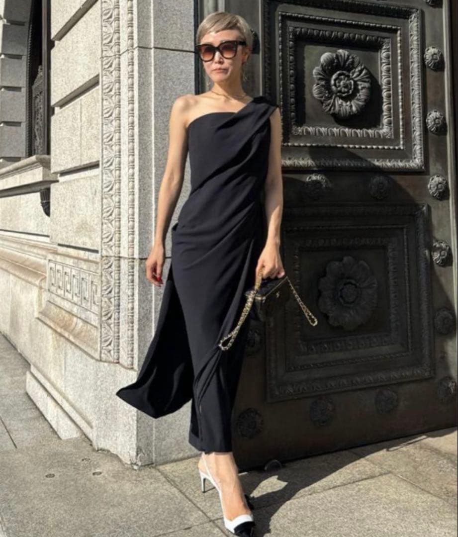 JENNE ワンショルダードレープワンピース