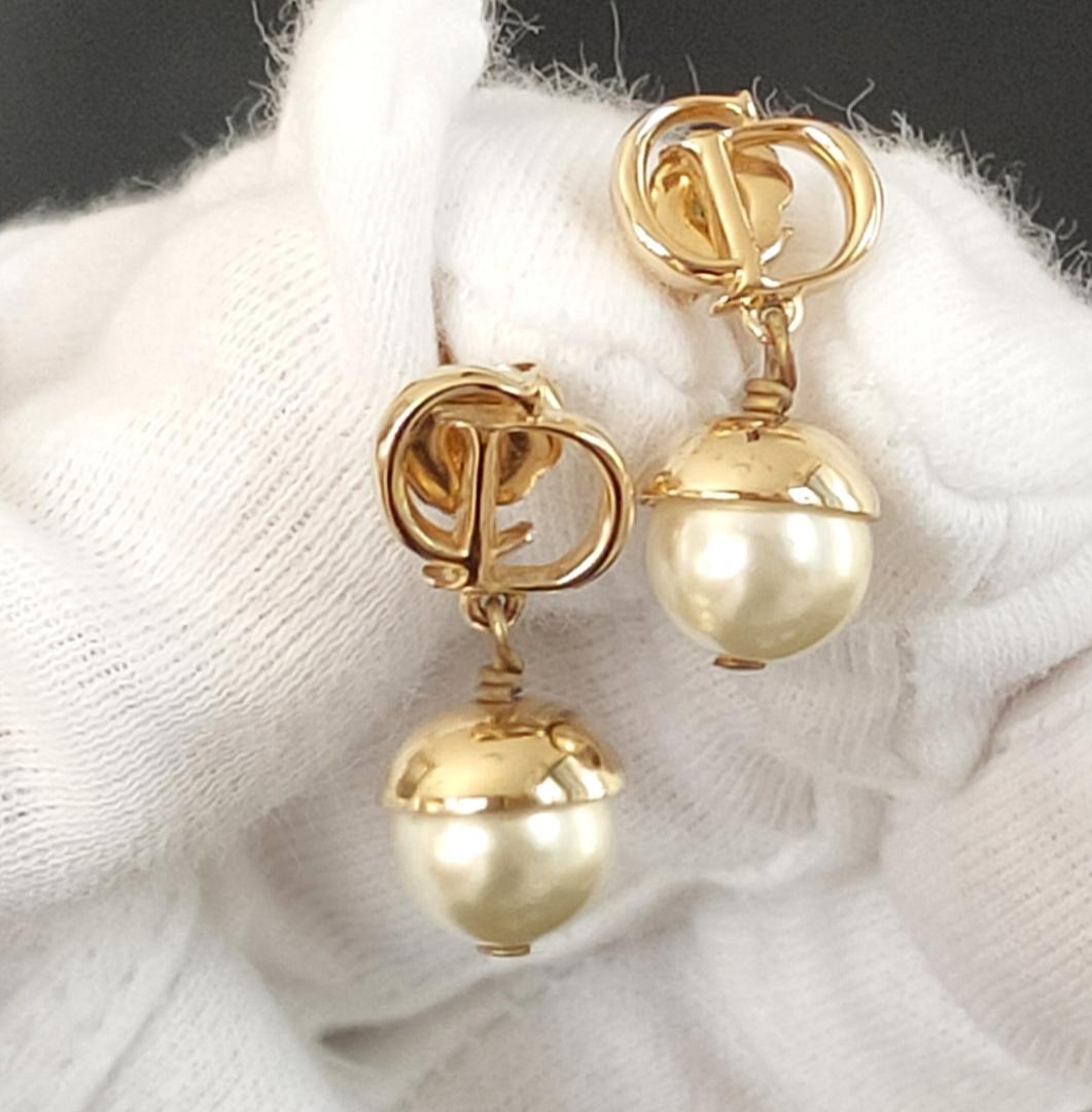 美品 DIOR ディオール CDロゴ ピアス GP×フェイクパール ゴールド 箱